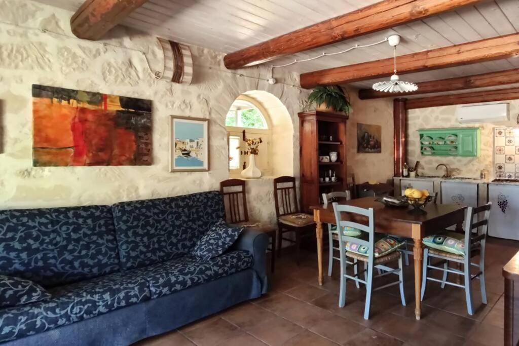 Villa Neli, Palazzolo Acreide, Siracusa, Hot Tub, Wi-Fi & Parking Exterior photo